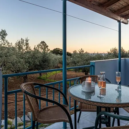 Sunny Summer Retreat - Perfect Location *
