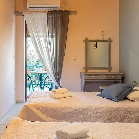 Sunny Summer Retreat - Perfect Location * Vasilítsion