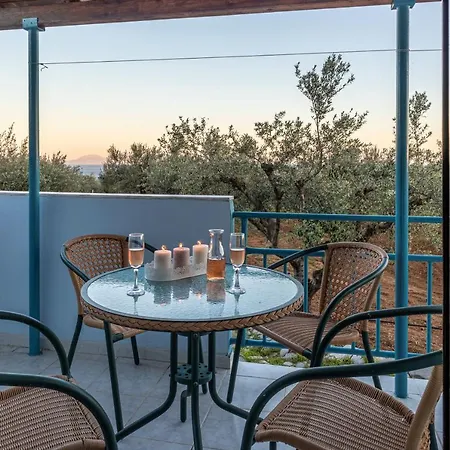 Sunny Summer Retreat - Perfect Location Vasilitsion